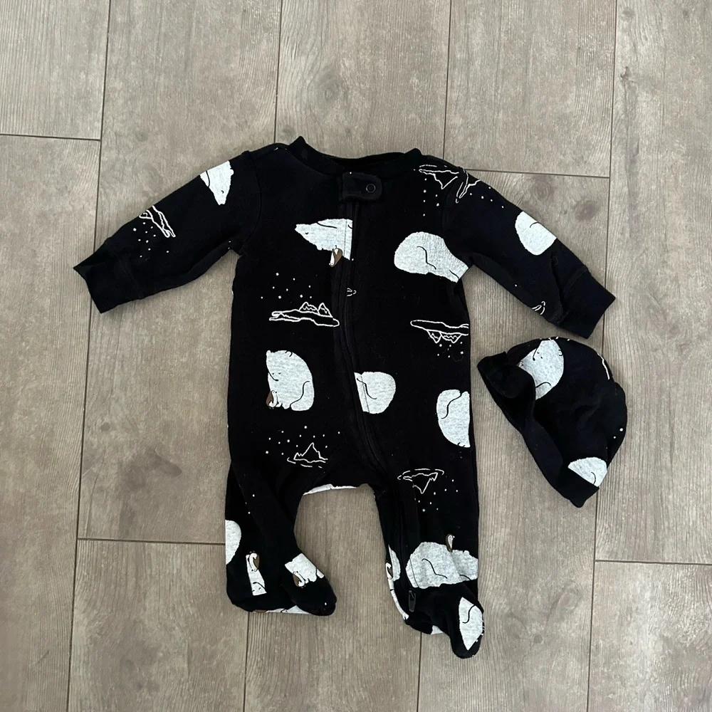 Carter’s 3 month sleep & play set zip footies and cap matching outfit set